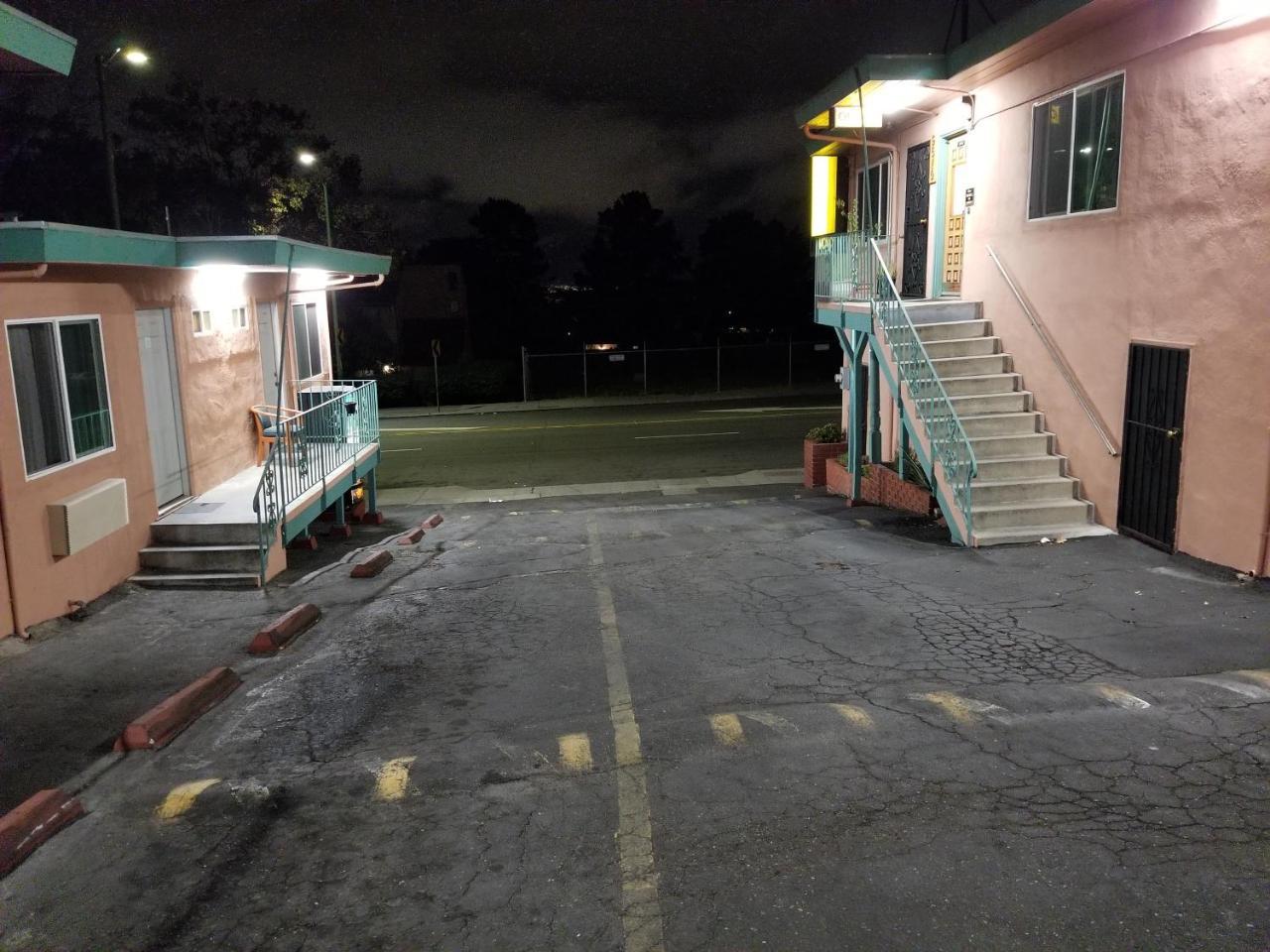 Travis Lodge Motel 16 Oakland Bagian luar foto