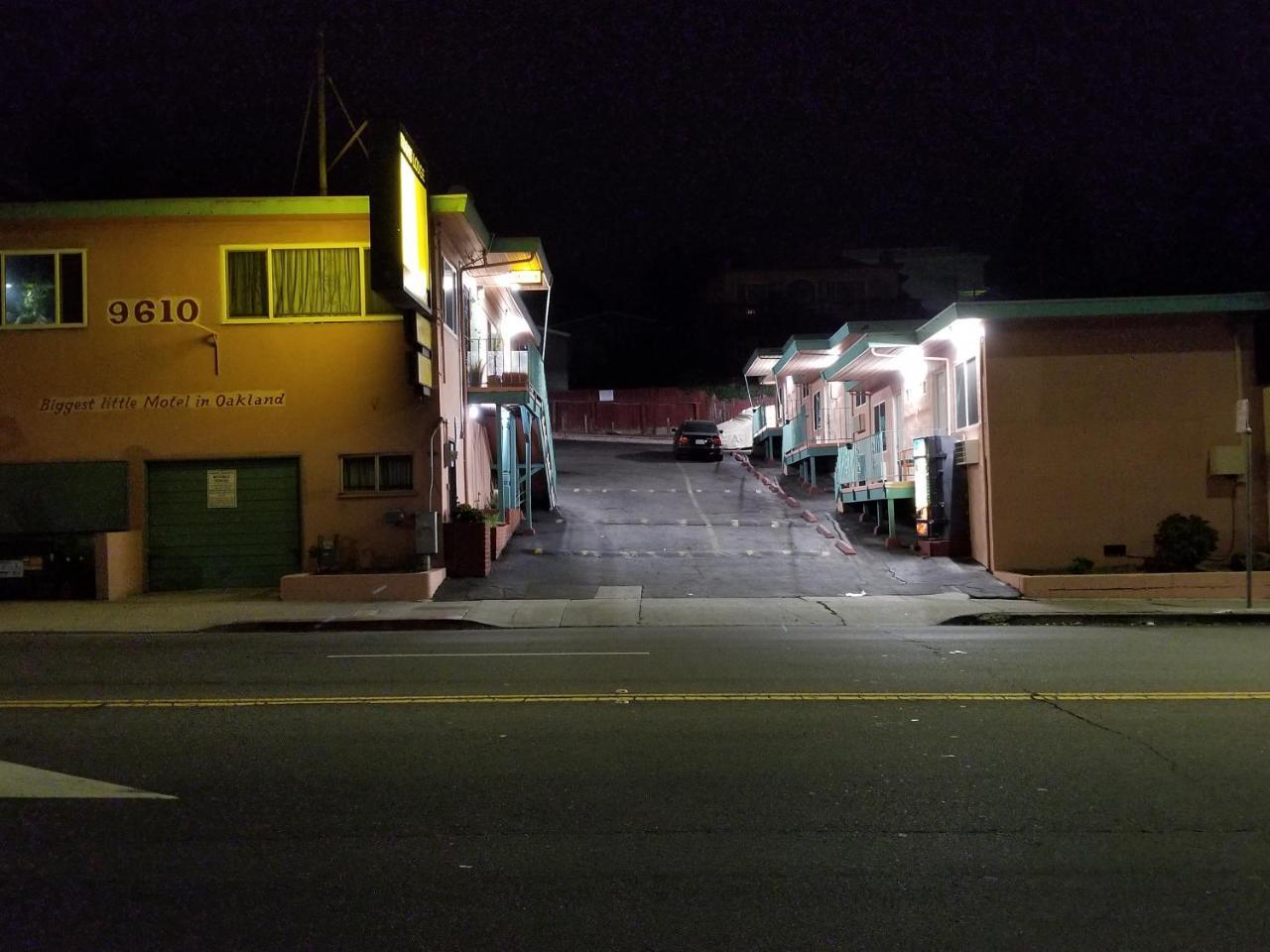 Travis Lodge Motel 16 Oakland Bagian luar foto