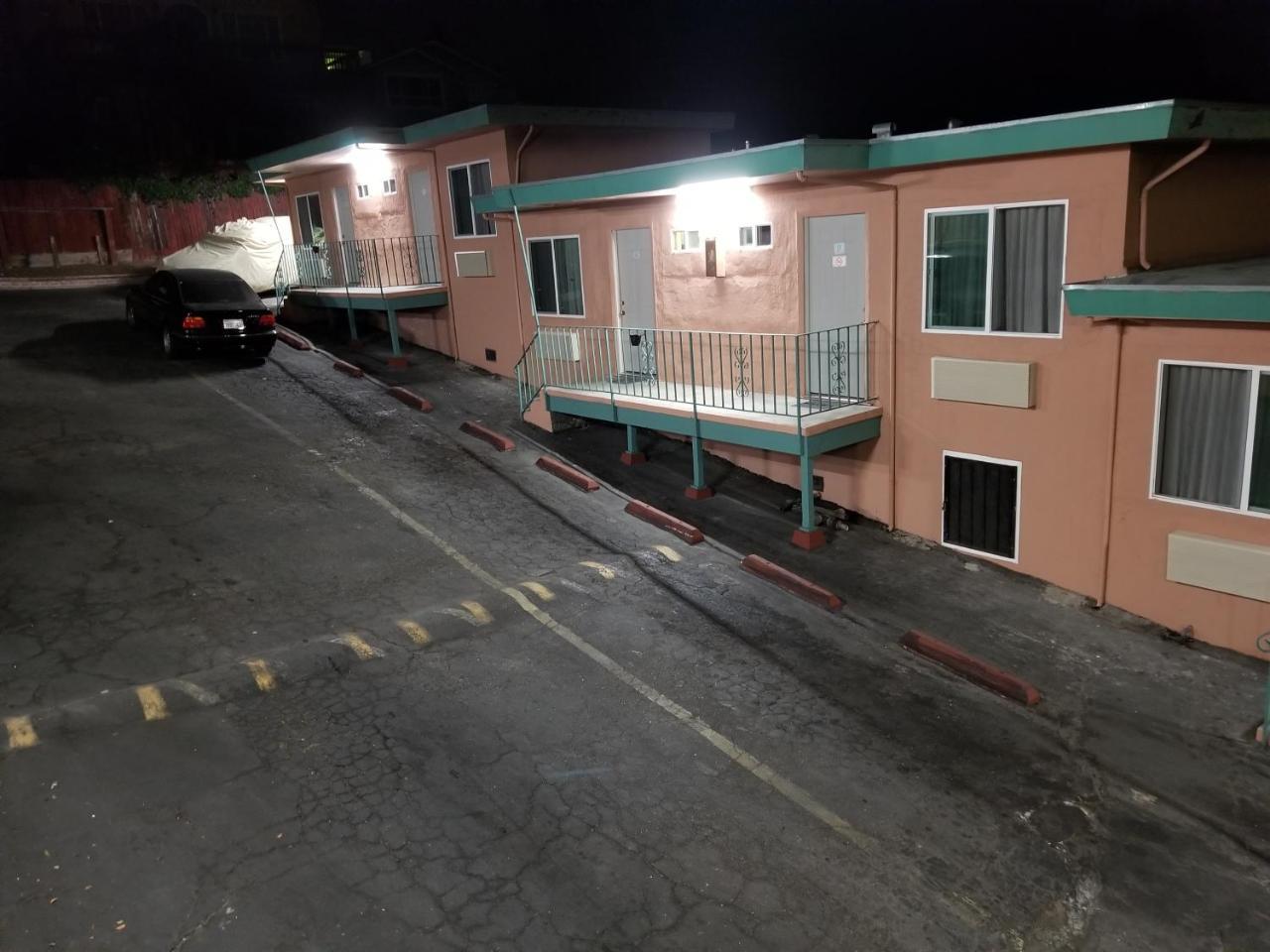 Travis Lodge Motel 16 Oakland Bagian luar foto