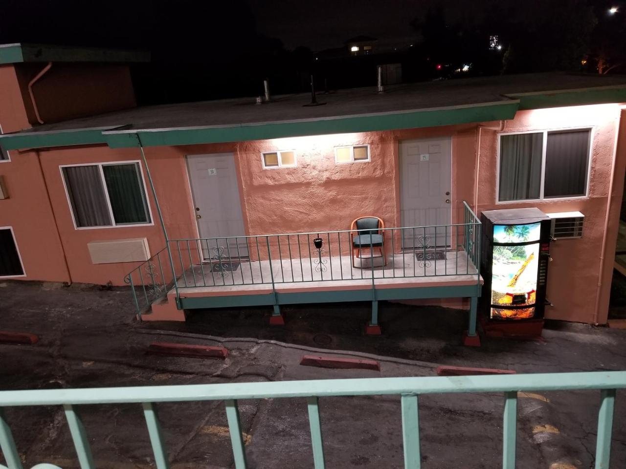 Travis Lodge Motel 16 Oakland Bagian luar foto